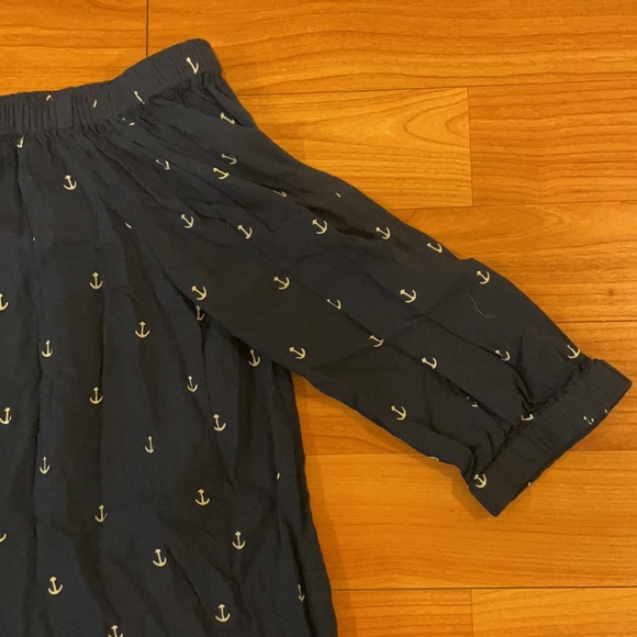 Off shoulder top - Picture 2 of 4